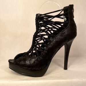 Elegant Black Strappy 4.5” Heels Size 7.5 EUC